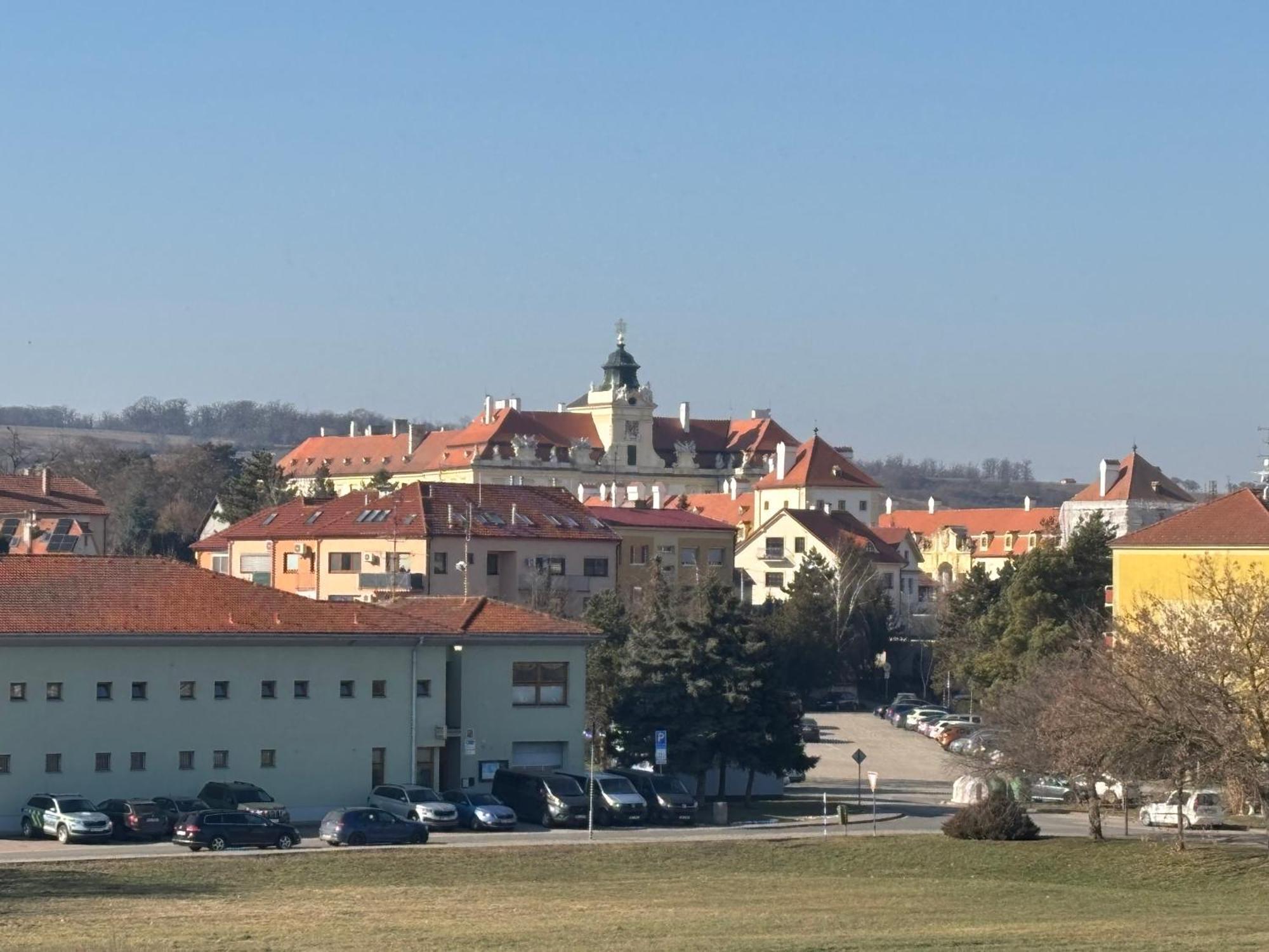 Pension Max Valtice Buitenkant foto