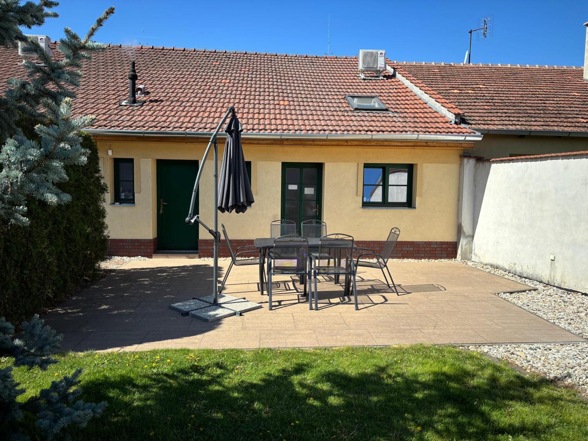 Pension Max Valtice Buitenkant foto