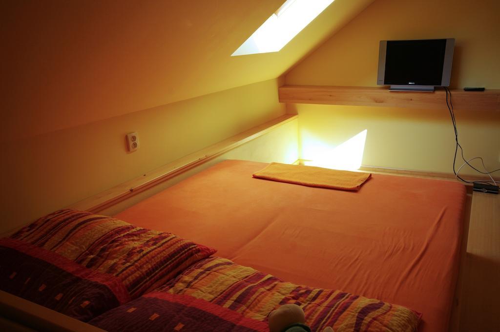 Pension Max Valtice Kamer foto