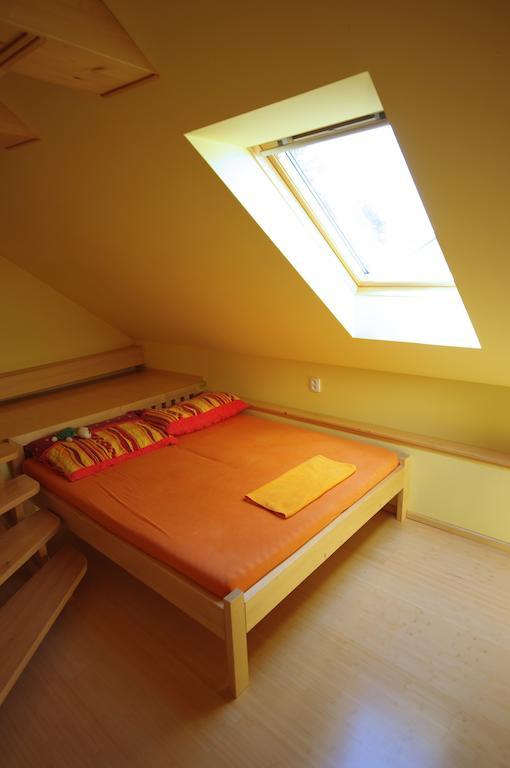 Pension Max Valtice Kamer foto